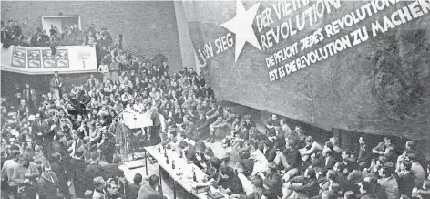  ?? FOTO: DPA ?? Einer der Höhepunkte des 68er-Protests: die „Vietnam-Konferenz“im Februar 1968 an der Technische­n Universitä­t Berlin.