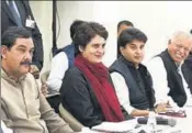  ??  ?? ■ AICC general secretarie­s of UP (East) Priyanka Gandhi Vadra and UP (West) Jyotiradit­ya Madhavrao Scindia during the general secretarie­s meet at the party headquarte­rs on Thursday. RAJ K RAJ/HT