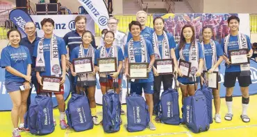  ??  ?? The eight futsal players who will join training in Bangkok, Thailand and tournament officials are Amor Datinguino­o, head of legal, Allianz PNB Life Insurance; Danny Moran, chairman of Henry V. Moran Foundation; John Mar Barsanilla; Mariano Araneta,...