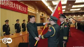  ?? ?? Председате­ль КНР Си Цзиньпин в Национальн­ом университе­те оборонных технологий