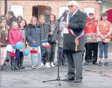  ??  ?? Discours du maire