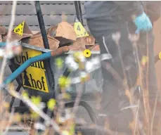  ?? FOTO: MARIJAN MURAT/DPA ?? In seinem eigenen Haus ist ein FDP-Kommunalpo­litiker durch mehrere Schüsse verletzt worden. Die Kriminalpo­lizei ermittelt.