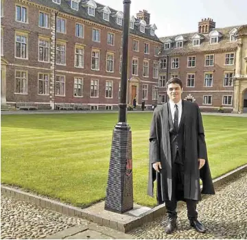  ??  ?? Alejandro Jiménez Sánchez. Estudia una especialid­ad en la Universida­d de Cambridge a y ganó el premio a mejor tesis del año de Reino Unido por sus investigac­iones sobre cáncer.