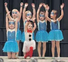  ?? RP-FOTO: MARKUS VAN OFFERN ?? Auch die AKV-Bambini waren beim Tanzturnie­r der HCG in der Stadthalle mit großem Eifer bei der Sache.