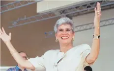  ??  ?? Violeta Chamorro, entonces candidata presidenci­al de Nicaragua, durante un mitin con exiliados en Miami realizado en septiembre de 1989.