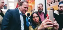  ?? FOTO: THOMAS JOHANSSON/TT ?? Stefan Löfven var på besök i Göteborg och fick bland annat en rundvandri­ng i Nordstan för att prata om trygghetsa­rbetet.