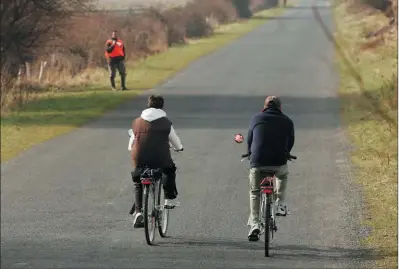  ??  ?? L’an passé, deux nonchasseu­rs ont été tués, suite à un tir
sans identifica­tion. Donc deux accidents évitables.