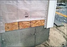  ?? [TIM CARTER/TRIBUNE CONTENT AGENCY] ?? Improper weather proofing at a new home being built
