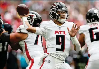  ?? IAN WALTON/ASSOCIATED PRESS ?? Falcons quarterbac­k Desmond Ridder has led a passing attack that is averaging 156.3 yards this season, which ranks last in the NFL.