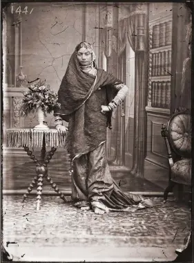  ?? PHOTOS: MAHARAJA SAWAI MAN SINGH II MUSEUM, CITY PALACE, JAIPUR/ACP ?? Unidentifi­ed Woman of the Zenana.