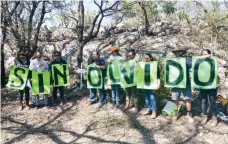  ??  ?? El padre Alejandro Solalinde acompañó a los integrante­s de Fuerzas Unidas por Nuestros Desapareci­dos en Nuevo León.