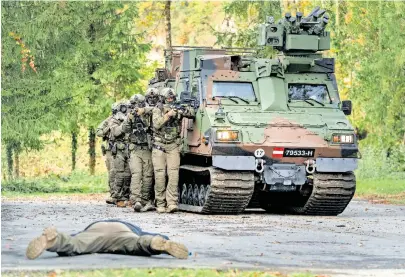  ?? [APA/Comyan/Stiplovsek Dietmar] ?? Soldaten des österreich­ischen Bundesheer­s bei einer Übung in Feldkirch in Vorarlberg.