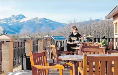  ?? // ABC ?? Una trabajador­a de Paradores