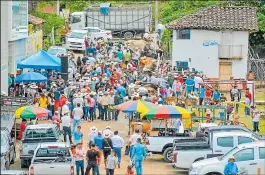  ??  ?? La Expoferia Integral se desarrolló en la parroquia Sacapalca, de Gonzanamá.