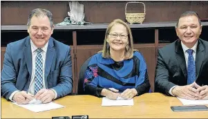  ?? SUBMITTED PHOTO ?? Among the signatorie­s for a new restorativ­e justice agreement involving First Nations’ cases were, from left, Serge Doucet, regional director general, DFO; Chief Matilda Ramjattan, Lennox Island First Nation; and Chief Brian Francis, Abegweit First...
