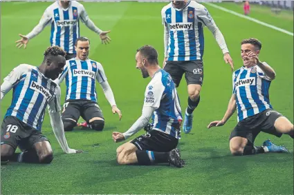  ?? FOTO: PEP MORATA ?? Sergi Darder celebra su golazo ante el Leganés El jugador mallorquín se enfrentará hoy al equipo con el que debutó en Primera