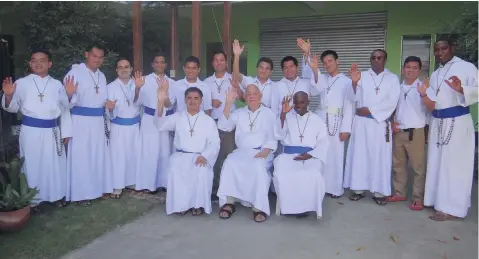  ??  ?? Missionari­es of the Poor brothers serving in Cebu, the Philippine­s.