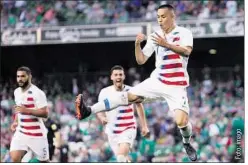  ??  ?? US-Stürmer Bobby Wood will morgen jubeln. Die Kandidatur von „United 2026“- den Ländern der USA, Kanada und Mexiko - gilt als aussichtsr­eich. Wood und die USA sind diesmal nur Zuschauer.