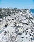  ?? FOTO: AFP ?? Los escombros permanecen a la orilla de la playa de Florida.