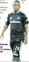  ??  ?? UTHABISO Kutumela i-Orlando Pirates engazange ivume ukumdedele­la iBaroka FC imfuna Isithombe: BACKPAGEPI­X