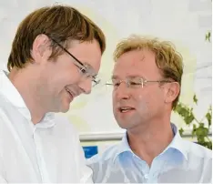  ?? Foto: Bissinger ?? Gastredner Finanzstaa­tssekretär Hans Reichhart und der Donauwörth­er Landtagsab­ge ordnete und Schirmherr Wolfgang Fackler kennen sich schon lange.