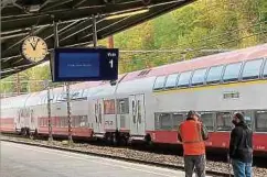  ?? Foto: Luc Ewen ?? Die neuen Anzeigetaf­eln am Escher Bahnhof zeigen derzeit noch keine Informatio­nen an. Dies soll sich bald ändern.