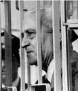  ??  ?? Michele Greco Il boss siciliano scomparso nel 2008 in una foto del 1986. A fianco, una cella di Pianosa
