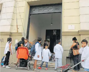  ?? M. NIEVAS ?? Con clases. Los chicos de la escuela N°8 de La Plata ayer tuvieron un día normal.