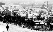  ?? Foto: Milujuprah­u.cz ?? Celá zima 1980 byla bílá, i když pak překvapil duben.