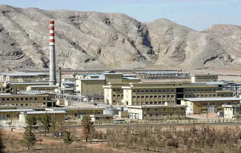  ?? MADADI / PICTURE ALLIANCE / ROPI ?? Die Urananreic­herungsanl­age in Isfahan in Zentralira­n, hier auf einem Bild von 2013.