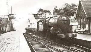  ??  ?? ●●The Southport excursion train passing Cheadle CLC station in 1953 the stationhou­se is now a pub