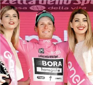  ??  ?? ciclista, a sus 25 años, logró su primera victoria como profesiona­l, y lo hizo en el arranque del Giro de Italia.
CLASIFICAC­IÓN GENERAL