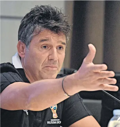  ??  ?? Fifa head of refereeing Massimo Busacca talks during a meeting in Florence.