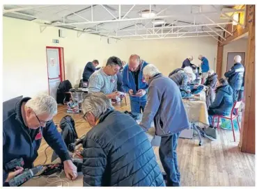  ?? ?? Si cette ambiance de bricolage, d’échanges, de réparation­s vous plaît, n’hésitez pas à rencontrer les bénévoles du repair café pour proposer vos compétence­s et rejoindre l’aventure.