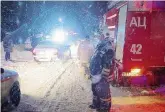  ?? Ansa ?? La tragedia A causa della neve i soccorsi hanno raggiunto a piedi il luogo dello schianto