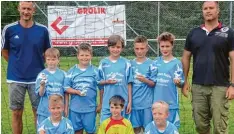  ?? Foto: Verein ?? Die E Juniorenfu­ßballer der SG Ellzee Waldstette­n mit den beiden Trainern Wilfried Höck und Thomas Rothermel.