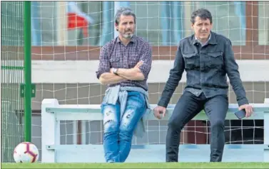  ??  ?? Alkorta, director deportivo del Athletic, y Andoni Ayarza, su adjunto.