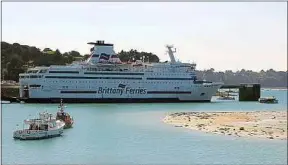  ??  ?? Les passagers de la Brittany Ferries devront être contrôlés à leur arrivée.