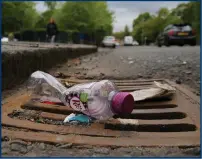  ?? Picture: Colin Mearns ?? Glasgow may still be dirty – but it’s not as bad as it was, a new report suggests