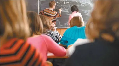  ?? PETRO FEKETA GETTY IMAGES ?? Le ministre de l’Éducation, Sébastien Proulx, veut lancer le débat sur les moyens d’améliorer l’école.