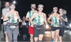 ?? FOTOS: MELVIN CUBAS ?? RESPALDO. El equipo Pedregal Runners acompañó la carrera con un grupo muy nutrido.