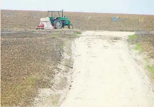  ?? ABC ?? El estado de los caminos rurales incide en la renta de las explotacio­nes