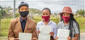  ?? Photo: Blake Linder ?? Percy Mdala High School’s top three learners. Luthando Mamase (1st), Latoya Baba (2nd), and Uthima Booi (3rd).