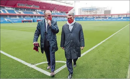  ?? FOTO: FCB ?? Joan Laporta, en el Estadi Johan Cruyff con Rafa Yuste en una imagen de archivo Quería ampliarlo durante las obras del Camp Nou