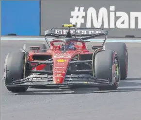  ?? Foto: efe ?? Ferrari tiene aún que poner en pista una nueva suspensión trasera y pontones