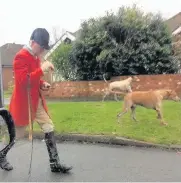  ??  ?? A huntsman and hounds on Pennington­s Lane, Macclesfie­ld