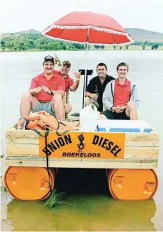  ?? ?? RUNNERS UP: Union Diesel took the second spot in the Anythin That Floats race.