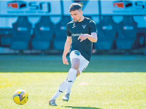  ??  ?? SWITCH OF PLAY: Aaron Comrie is relishing his new centre-back role as Dunfermlin­e look to shine in the League Cup.