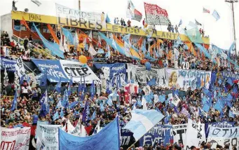  ?? Ansa ?? Settimana di mobilitazi­one Protesta degli attivisti anti G20 nello stadio di Buenos Aires