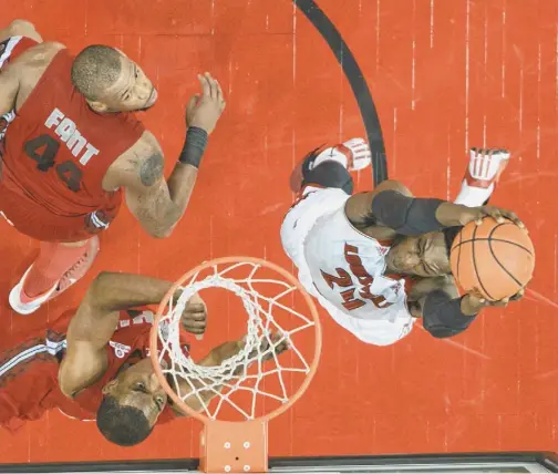  ?? JAMIE RHODES, USA TODAY SPORTS ?? Louisville sophomore Montrezl Harrell, above, has helped the defending national champ rise up. Villanova and coach Jay Wright, left, could land a No. 1 NCAA seed with a Big East tournament title this week at Madison Square Garden.
